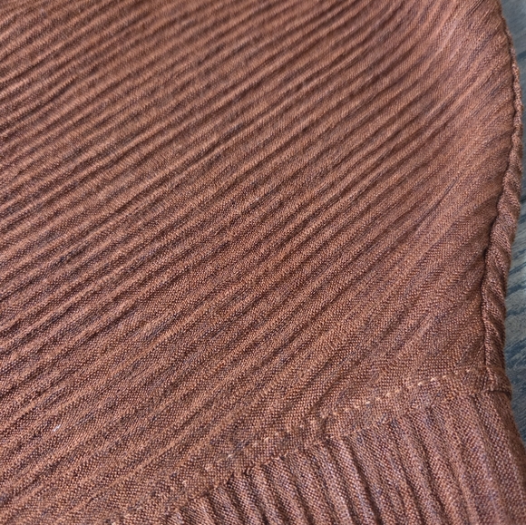 XS/S Mixed Textured Tops - Picture 12 of 12